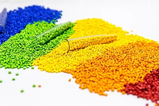 What Makes Red Iron Oxide Pigment Suitable for Industrial Coloring