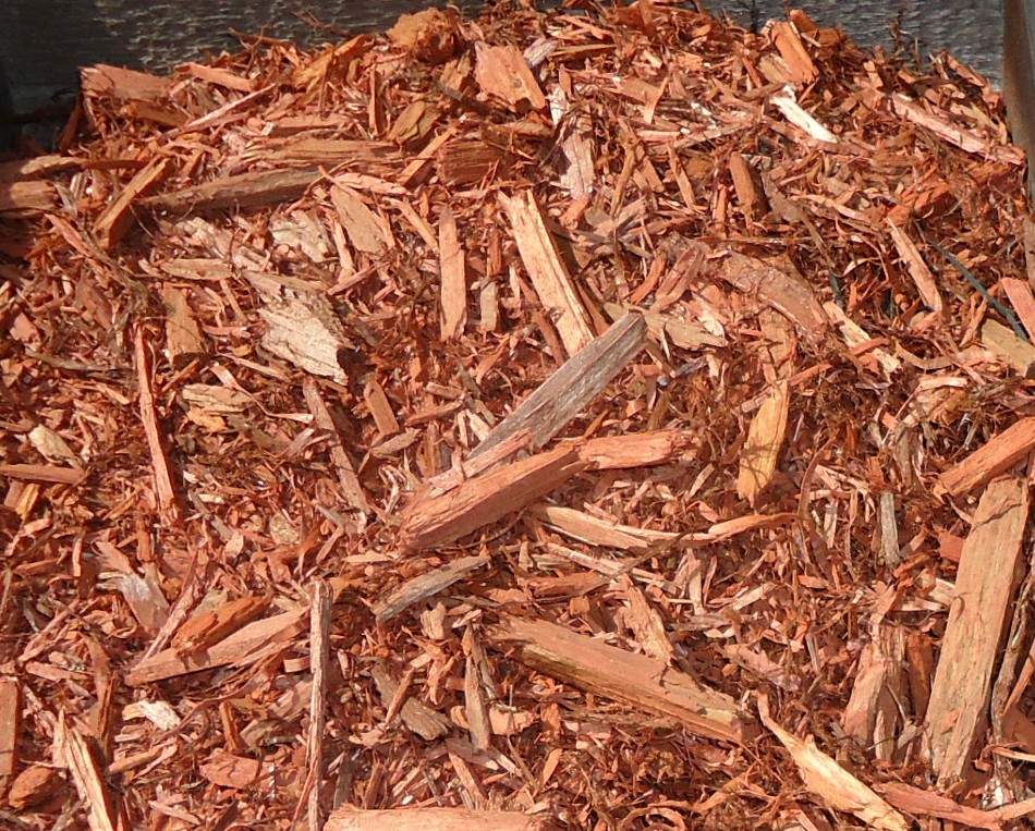 Red-Mulch-Complete-Turf
